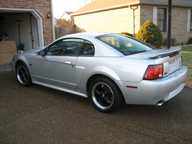 2001 GT