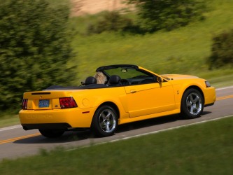 2004_Ford_SVT_Mustang_Cobra_Yellow_RA_Speed_1600x1200.jpg