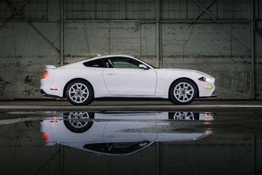 1-2022_Mustang_Coupe_Ice_White_Appearance_Package_23.jpg