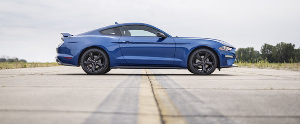 2022_Ford_Mustang_Stealth_Edition_04.jpg