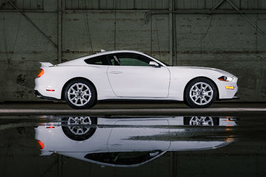 3-2022_Mustang_Coupe_Ice_White_Appearance_Package_01.jpg