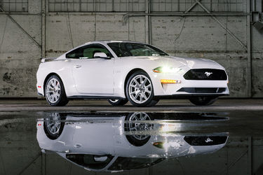 3-2022_Mustang_Coupe_Ice_White_Appearance_Package_05.jpg