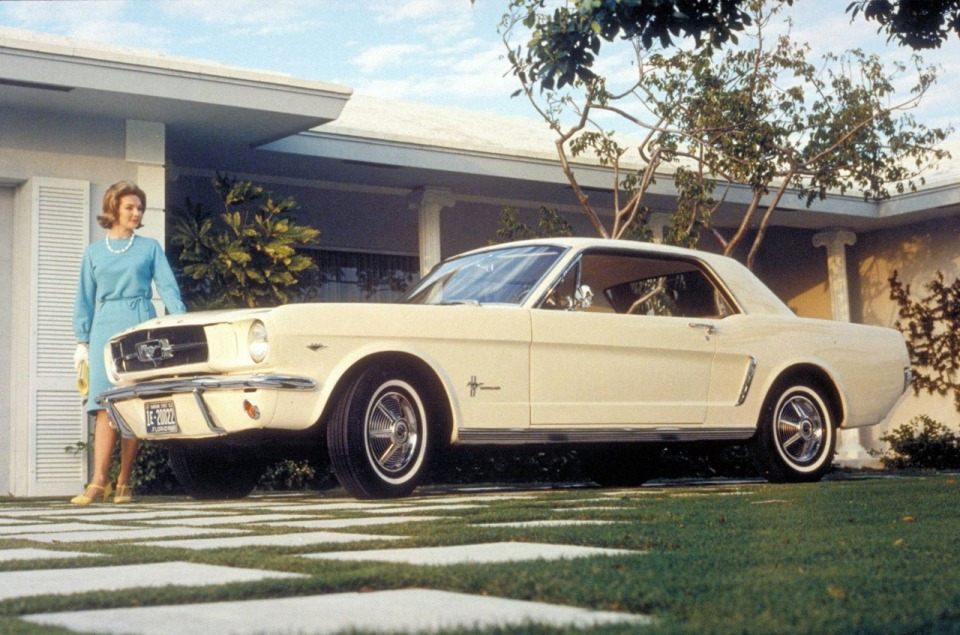 history of the 1966 ford mustang