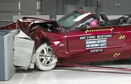 2007 Mustang Crash Test